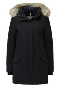 Parka d'hiver noire avec capuche bordée de fourrure, fermeture éclair avant recouverte par un rabat, et poches à rabat boutonnées à la taille.