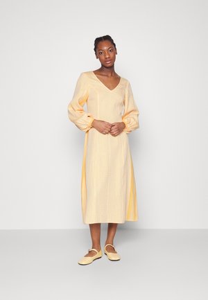 SUMMERY Copenhagen FREYA DRESS - Freizeitkleid - Flax