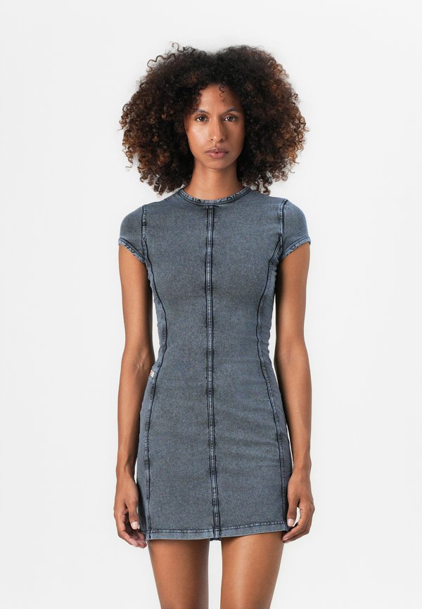 CUP SLEEVES - Jerseykleid