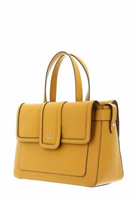 Sac à main en cuir jaune avec un design structuré, doté d'un rabat avant, de poignées doubles et d'accents noirs contrastants le long des bords.