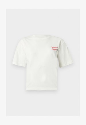 Fehér rövid ujjú póló kis piros felirattal: "Martini & Oysters" és egy martini pohár grafikával a bal mellrészen.