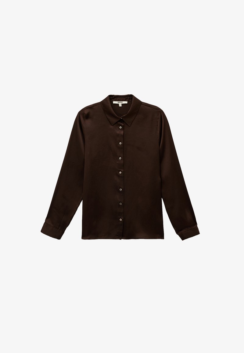 Braunes Satin-Langarmhemd mit spitzem Kragen, durchgehender Knopfleiste vorne und knöpfbaren Manschetten. Glatte Textur mit einem weichen, glänzenden Finish.