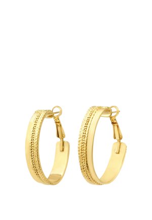 Boucles d'oreilles créoles en or avec une bande centrale texturée et des bords polis, munies de fermoirs à charnière.