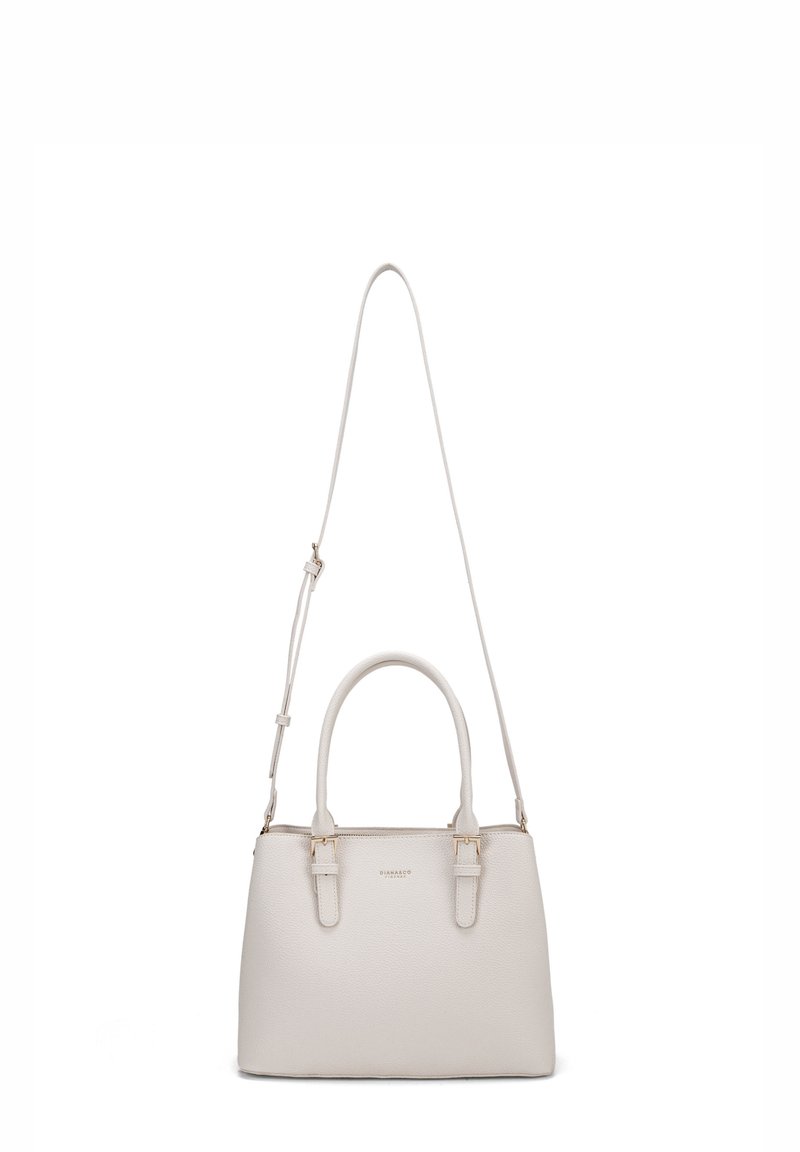 Borsa bianca testurizzata con doppi manici e una tracolla regolabile. Presenta dettagli in oro e una chiusura con zip.
