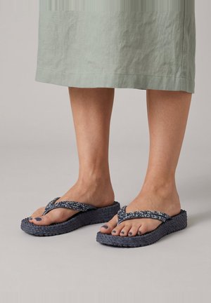 Ilse Jacobsen, T-bar sandals - ombre blue