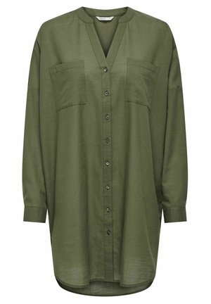 Chemise olive en boutonnière avec un col en V, des manches longues et deux poches sur la poitrine. Fabriquée en tissu léger avec une coupe décontractée.