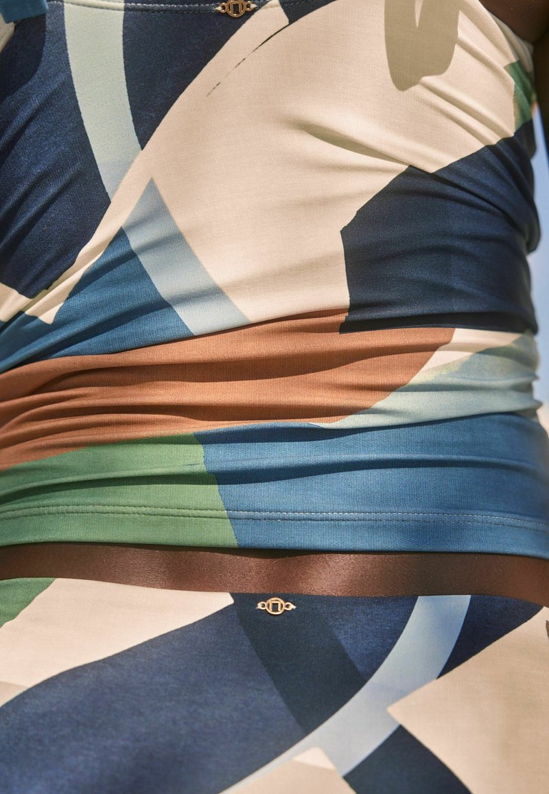 Next PLUNGE TUMMY CONTROL - Bikinitop - blue abstract