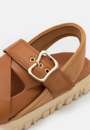 Sandali con plateau - camel