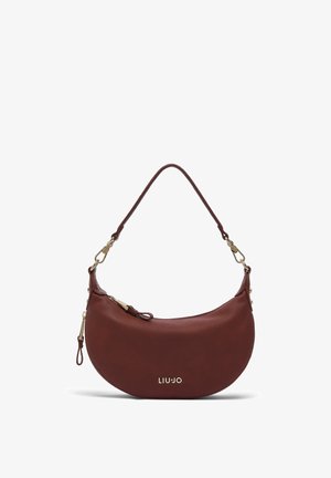 Sac à main en cuir marron en forme de demi-lune avec fermeture éclair dorée et boucles de sangle, affichant le nom de la marque "LIU JO" en doré à l’avant.