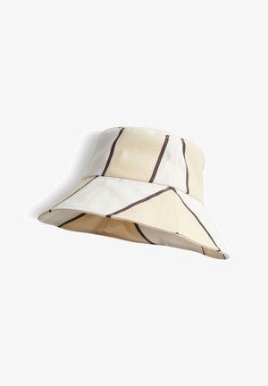 Beige-weißer Fischerhut mit breiter Krempe und dunklen vertikalen und diagonalen Streifen.