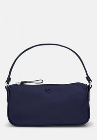 Mala de ombro em nylon azul marinho com uma forma retangular fina. Apresenta um fecho de correr, detalhe do logótipo e uma alça curta e arredondada.