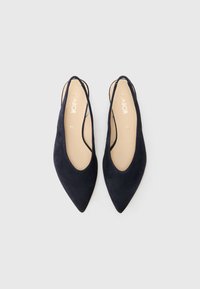 Tumši zili zamša slingbeka dzīvokļi ar asu purngalu un atvērtu papēdi, iekšpuse ar gludu oderējumu un diskētu zīmola logotipu uz zolītes.