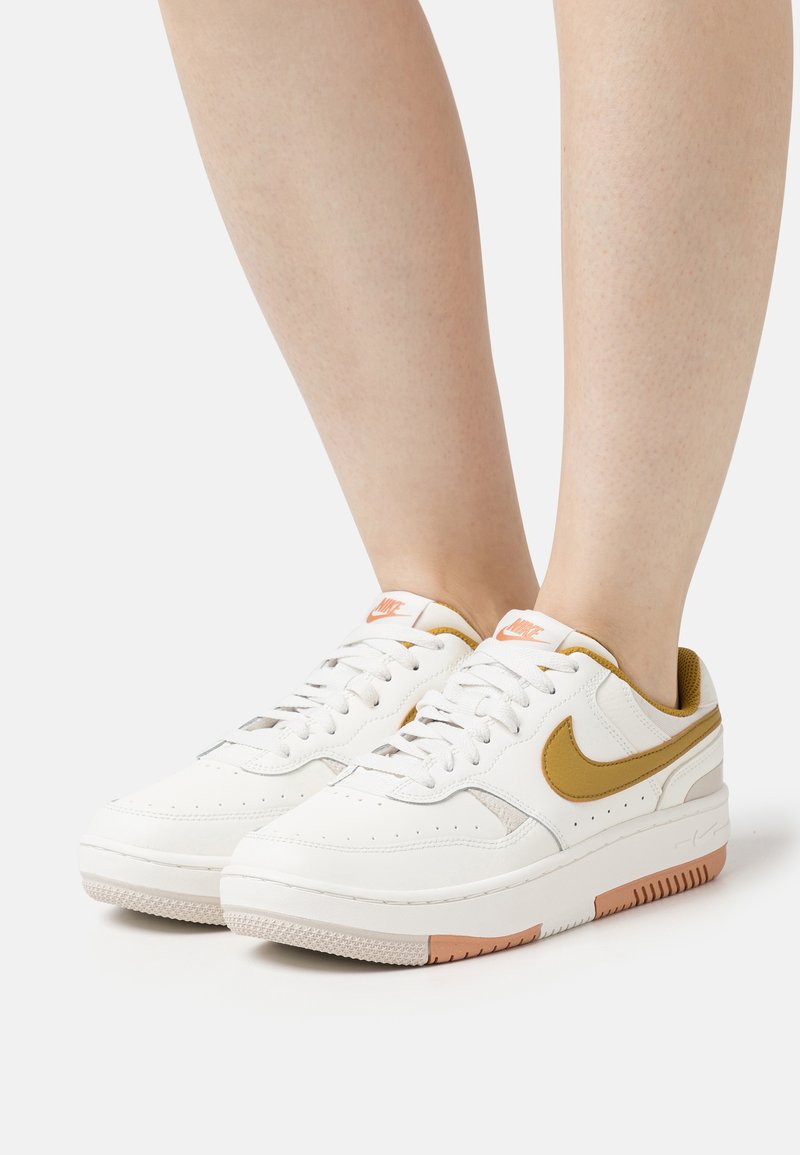 Nike Sportswear GAMMA FORCE Sneakersy niskie/mleczny Zalando.pl