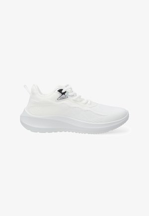 Witte sportieve schoen met een gestructureerde gebreide bovenkant, een gevoerd zool en een zwart logo-accent aan de zijkant. Voorzien van traditionele veters en een zachte hielband.