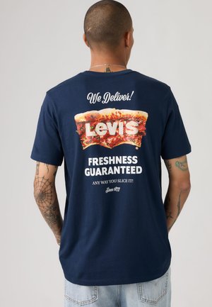 GRAPHIC CREW NECK TEE - Tričko s potlačou - dark blue