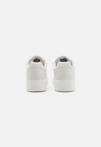 Calvin Klein LACE UP - Sneakers basse - triple white