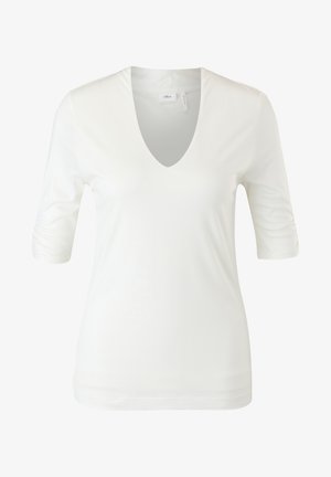 Maglietta bianca a scollo a V con maniche tre quarti, realizzata in tessuto morbido e liscio. Presenta un design semplice senza motivi o decorazioni.