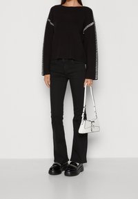 YAS Strickpullover - black