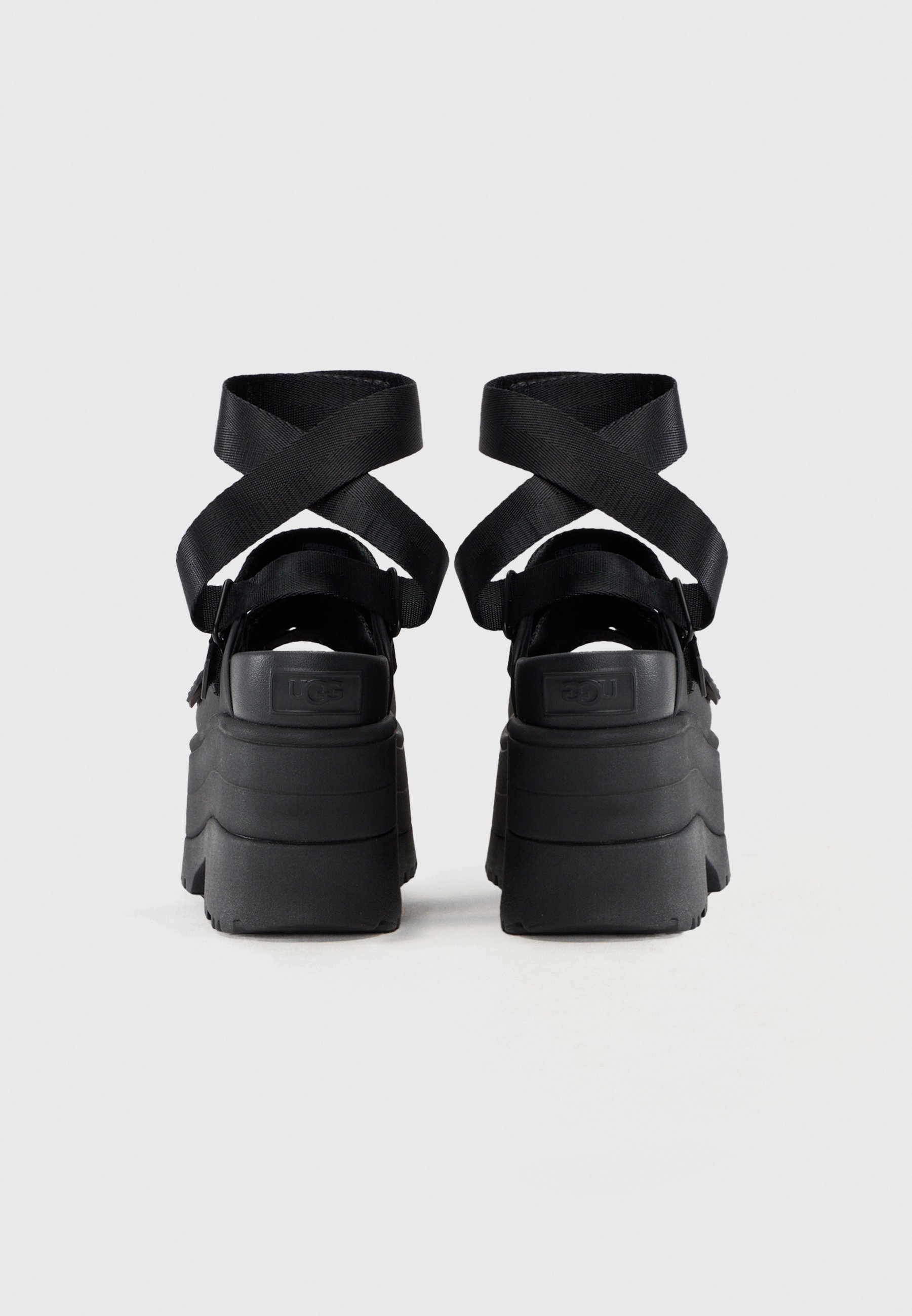 UGG GOLDENRISE - Sandalias con plataforma - black/negro - Zalando.es