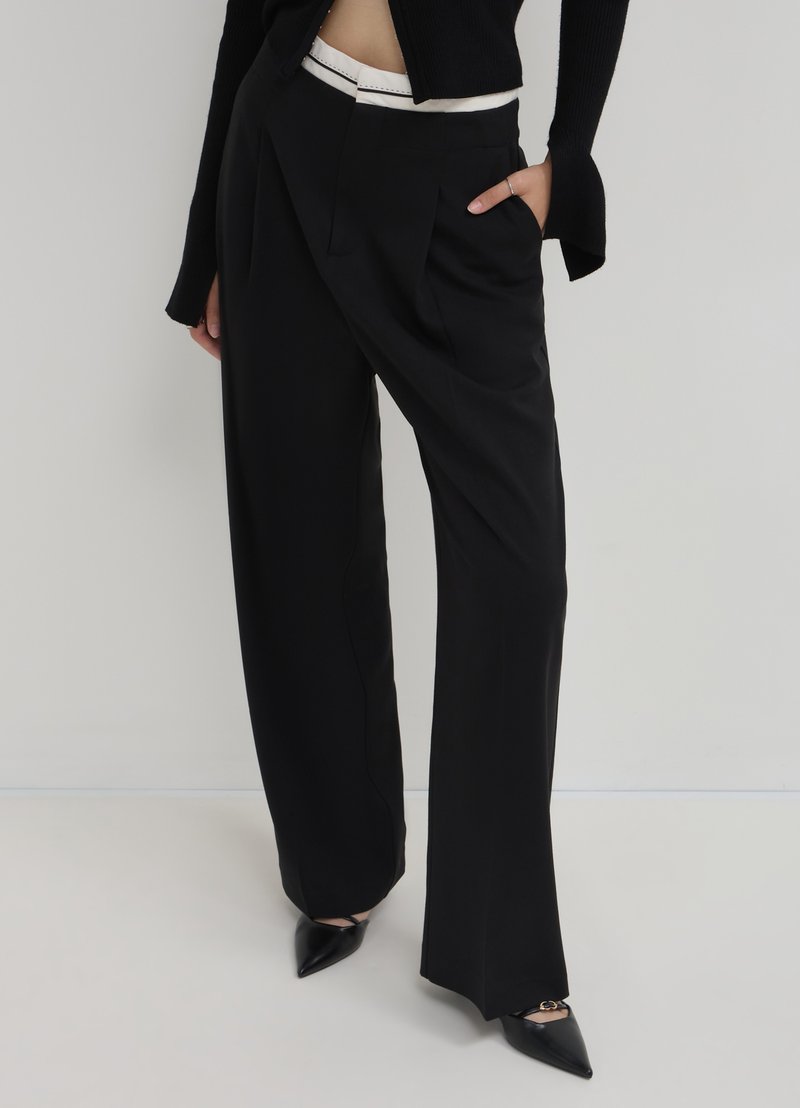 Calliope CON PINCES - Stoffhose - nero