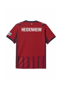 Rød fodboldtrøje med marineblå accenter, prydet med lodrette striber, korte ærmer, og "HEIDENHEIM" trykt i hvidt på ryggen.