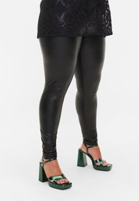 Zizzi Tajice-hlače - black