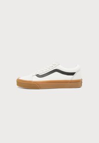 Δεν επιλέχθηκε, gum white
