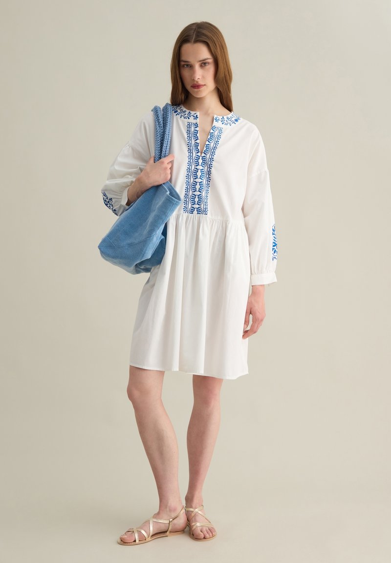 PIOMBO WITH EMBROIDERY - Vestito casual - white blue