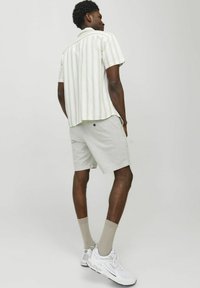 Jack & Jones JPSTACE SUMMER - Lühikesed püksid - wrought iron