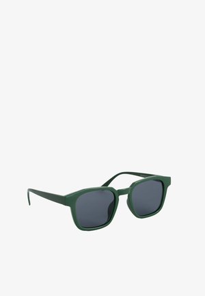 Lunettes de soleil carrées vert foncé avec montures épaisses et verres teintés foncés présentées sur fond blanc.