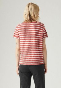 Levi's® MARGOT czerwony melanż