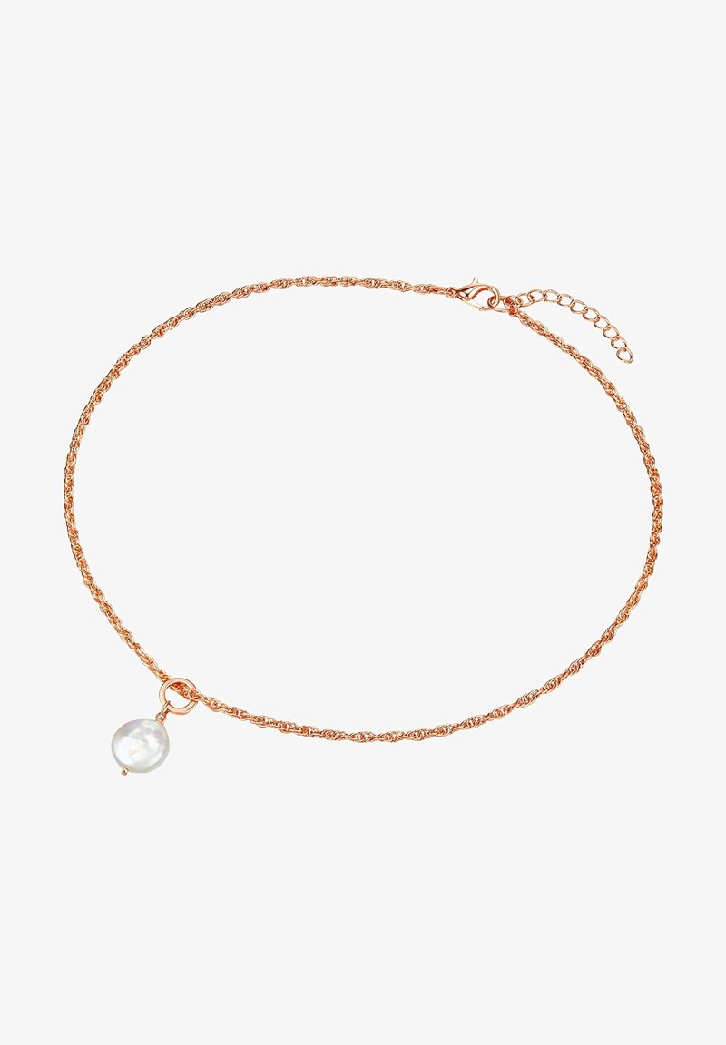 Ankelkæde i rosaguld med et snoet design, forsynet med en enkelt iridescent perledroppendant. Justerbar lås.