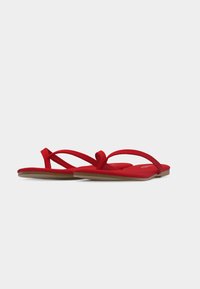 Sandales plates pour femmes 2026 | MANGO France (Guadeloupe