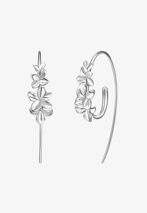 Pendientes de aro plateados con diseños de flores tridimensionales a lo largo de un alambre curvado, que destacan superficies lisas y un intrincado detalle.