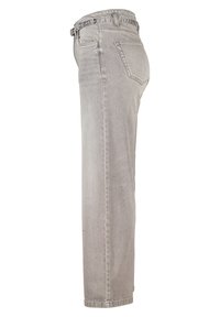 Jean droit gris clair vu de côté, avec une poche arrière et des passants de ceinture, sur fond blanc.