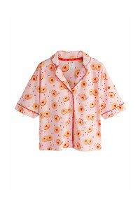 Cămașă de pijama roz cu mâneci scurte și garnitură roșie, cu un model de produse de patiserie aurii și inimioare roșii pe material.