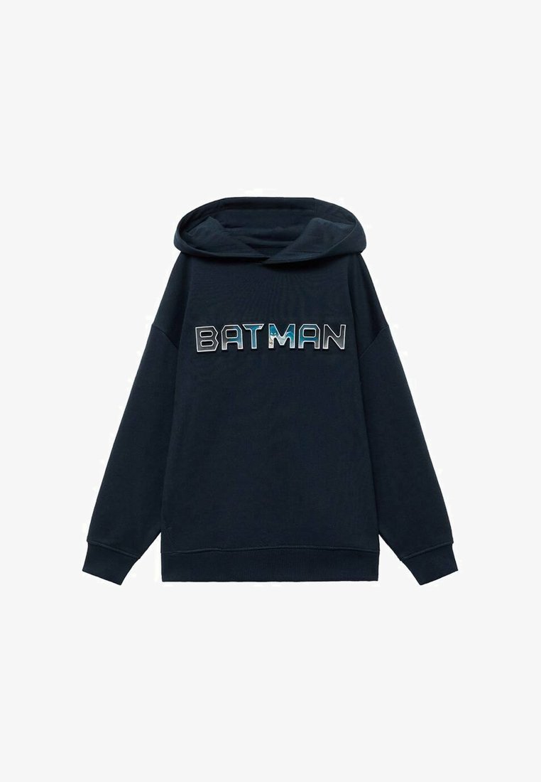 Námornícky modrá mikina s kapucí s velkým logem "BATMAN" v různých texturách. Má prostornou kapuci a široké rukávy. Měkčená látka s uvolněným střihem.
