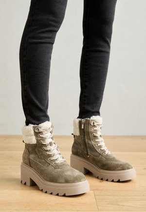 Botines con cordones - olive