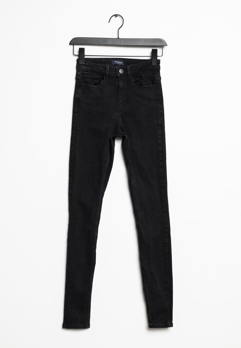 Jeans ajustados negros de mezclilla. Con una cintura alta, cinco bolsillos y un cierre clásico de botón y cremallera. Textura suave, sin patrones.