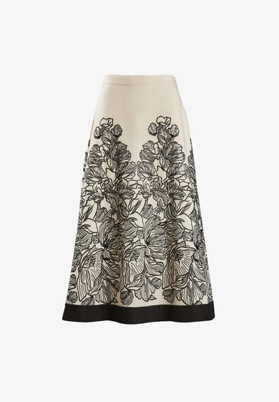 A-linija suknja od kremastog materijala s detaljnim crnim cvjetnim izvezenim uzorcima, s čvrstim crnim rubom i prilagođenim strukom.