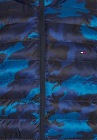 Tommy Hilfiger PACKABLE - Casaco leve - desert sky camo