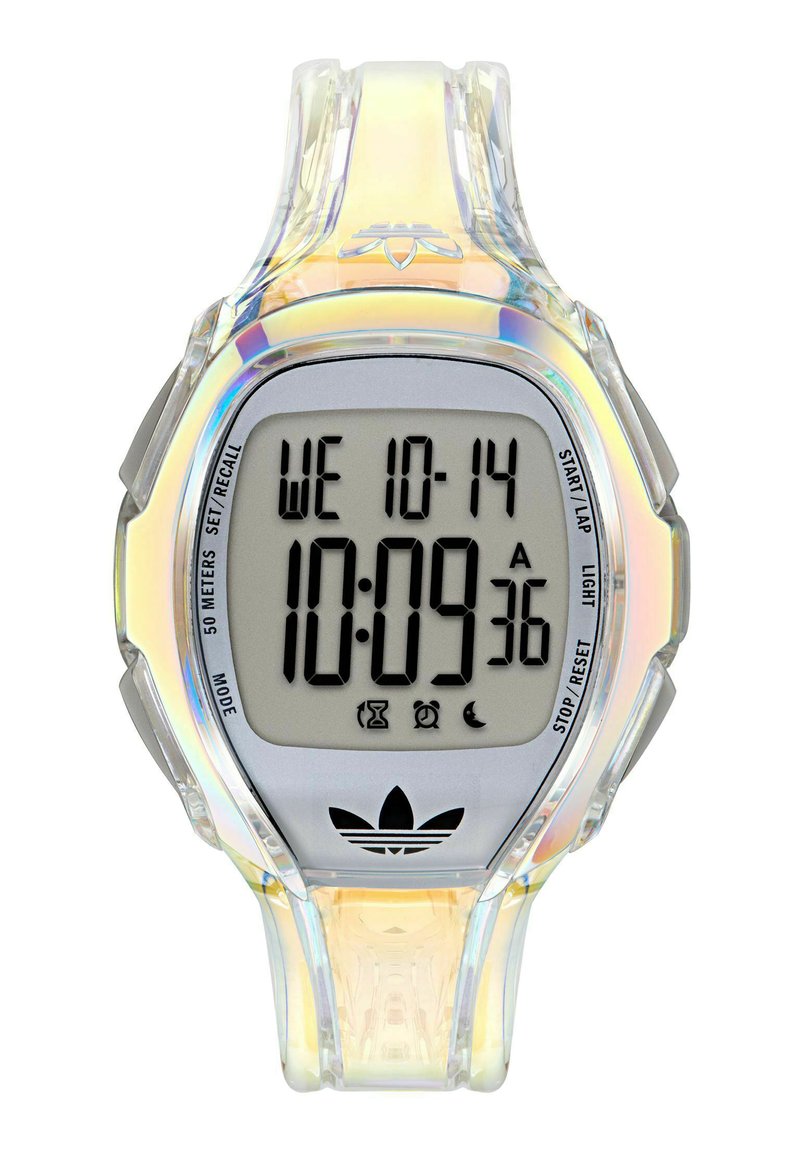 Orologio digitale con cinturino in plastica traslucida e iridescente. Presenta un quadrante argentato con display digitale nero e logo Adidas nella parte inferiore.