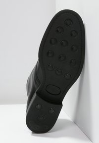 KMB Tronchetti - black