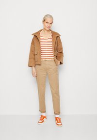 Esprit Chinot - taupe