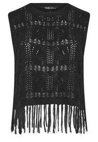 Czarny dziergany top bez rękawów z ażurowym wzorem, teksturowanym wykończeniem i frędzlami przy dolnej krawędzi.