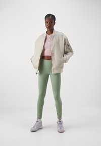 Jordan JORDAN SPORT - Tamprės - jade smoke/white