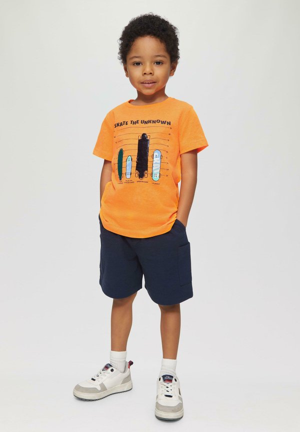 MIT FRONT WENDEPAILLETTEN - T-Shirt print - orange