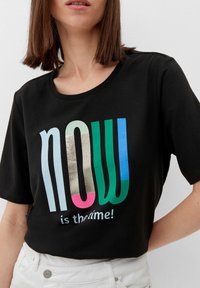 s.Oliver MIT FRONTPRINT - T-shirt z nadrukiem