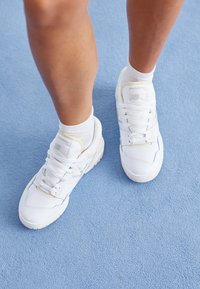 BBW550 - Sneakers basse - white