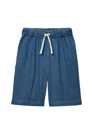 Short en denim bleu avec taille élastique et cordon blanc, avec poches latérales et coupe au genou.